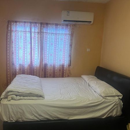 Debora Guest House Freetown Exterior photo