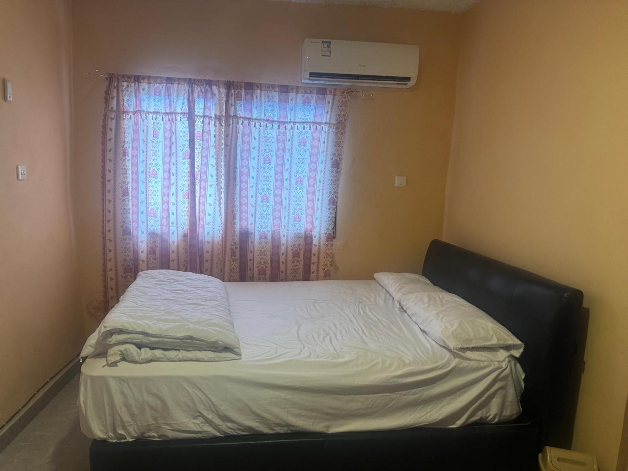 Debora Guest House Freetown Exterior photo