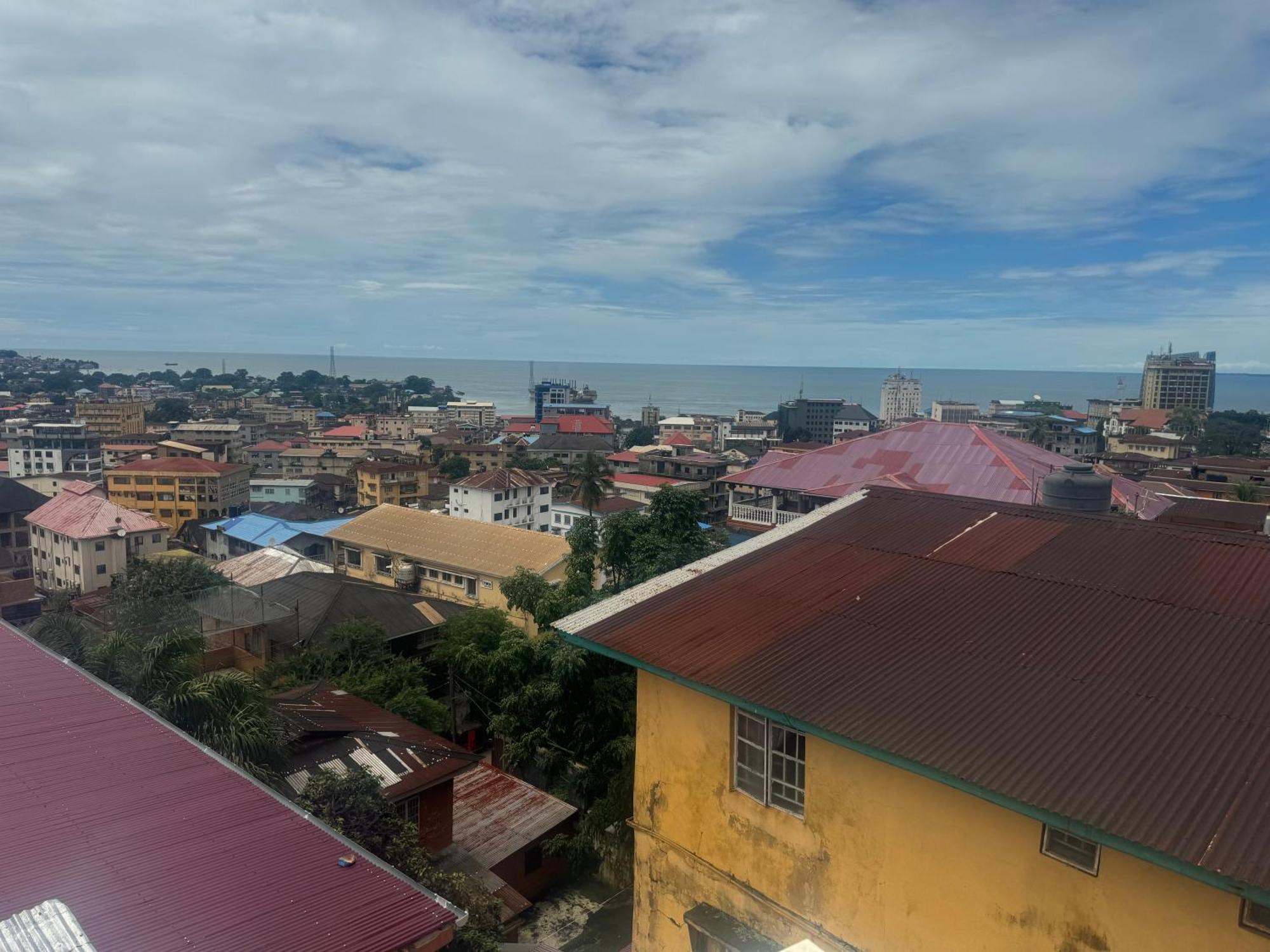 Debora Guest House Freetown Exterior photo